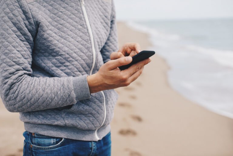 Factors To Consider Before Choosing The Right Smartphone